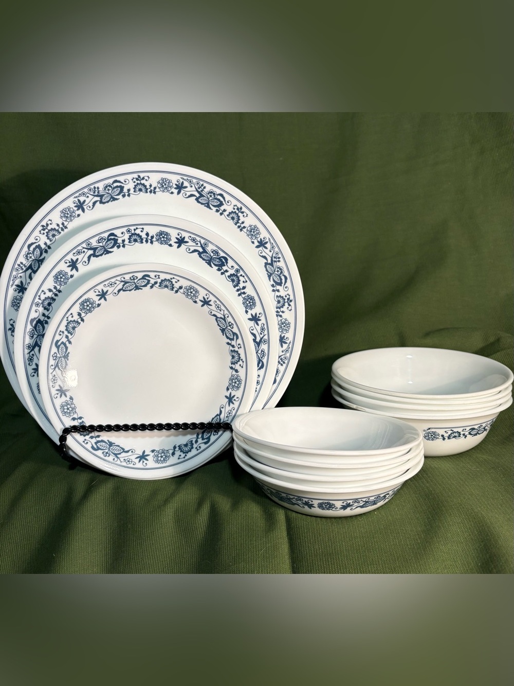 Corelle Old Town Blue 4 Place Settings 16 Pieces Total